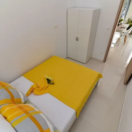 Apartment Denis Vir