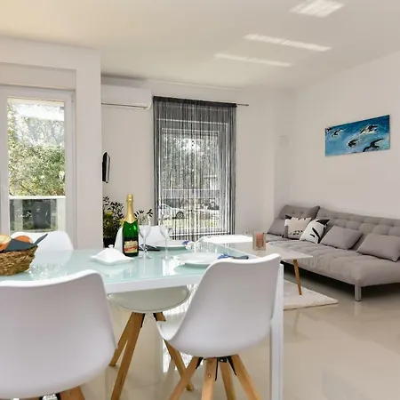 Apartment Denis *