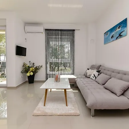Denis Apartment *