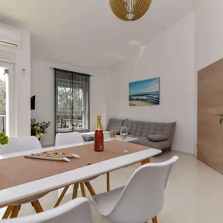 Apartment Denis *