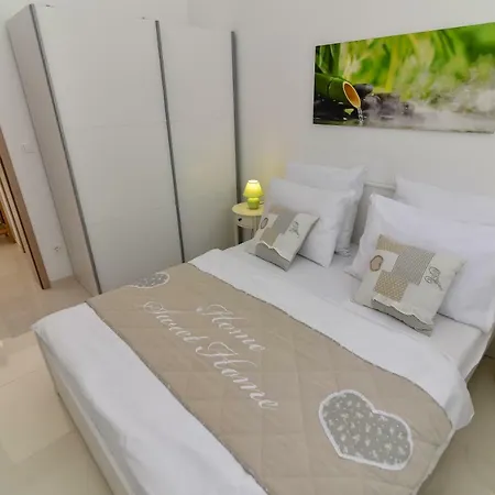 Apartment Denis
