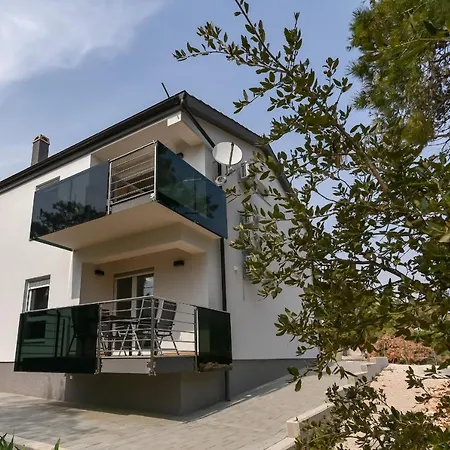 Apartment Denis *