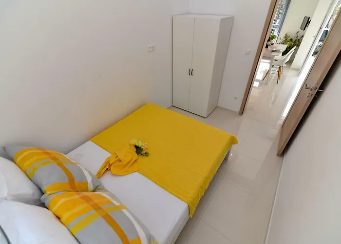 Apartament Denis Vir