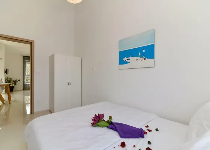 Apartament Denis Vir