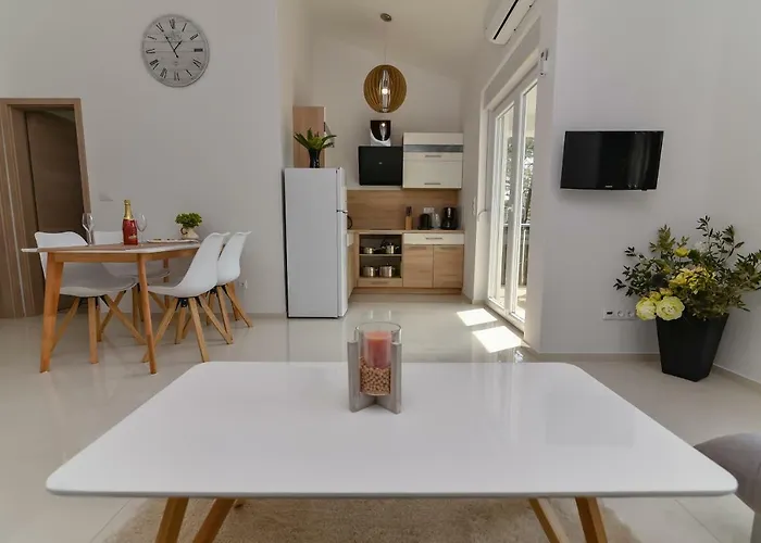 Apartament Denis Vir